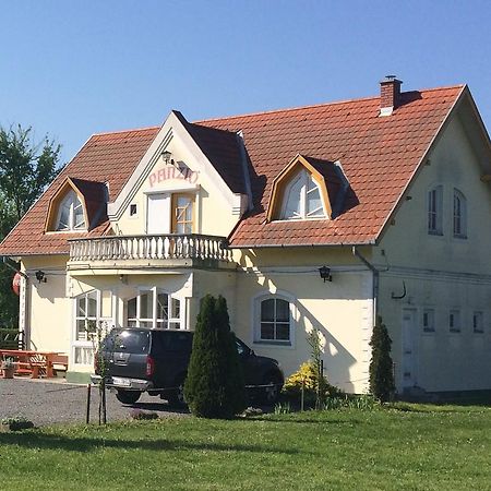Golf Etterem Es Panzio Otel Kaposvár Dış mekan fotoğraf